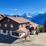 Alpine Balcony 4-Room Apartment Lägenhet