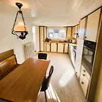 Alpine Balcony 4-Room Apartment Beatenberg