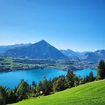 Alpine Balcony 4-Room Apartment Lejlighed Beatenberg