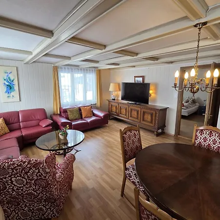 Apartamento Alpine Balcony 4-Room Apartment Beatenberg