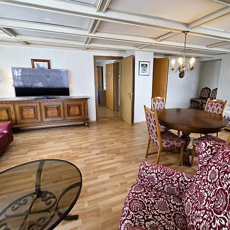 Alpine Balcony 4-Room Apartment *