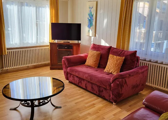 Alpine Balcony 4-Room Apartment شقة *
