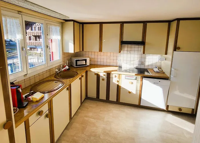 Alpine Balcony 4-Room Apartment *