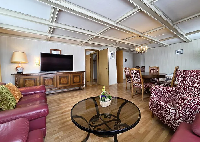 Alpine Balcony 4-Room Apartment Apartamento Beatenberg