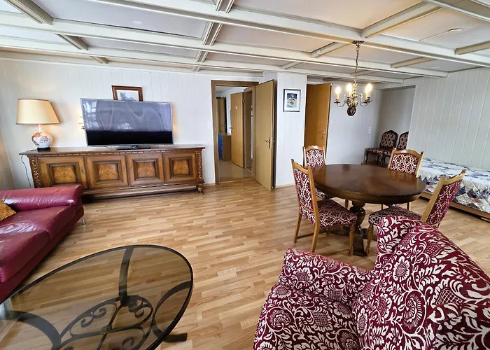 Alpine Balcony 4-Room Apartment *