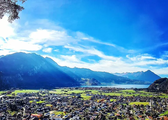 Daire Alpine Balcony 4-Room Apartment Beatenberg