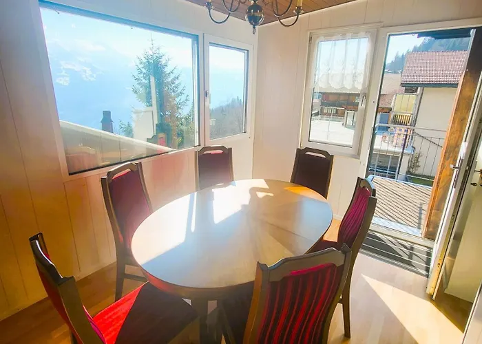Daire Alpine Balcony 4-Room Apartment