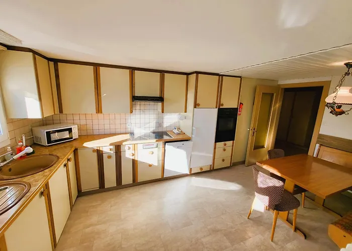 Daire Alpine Balcony 4-Room Apartment *